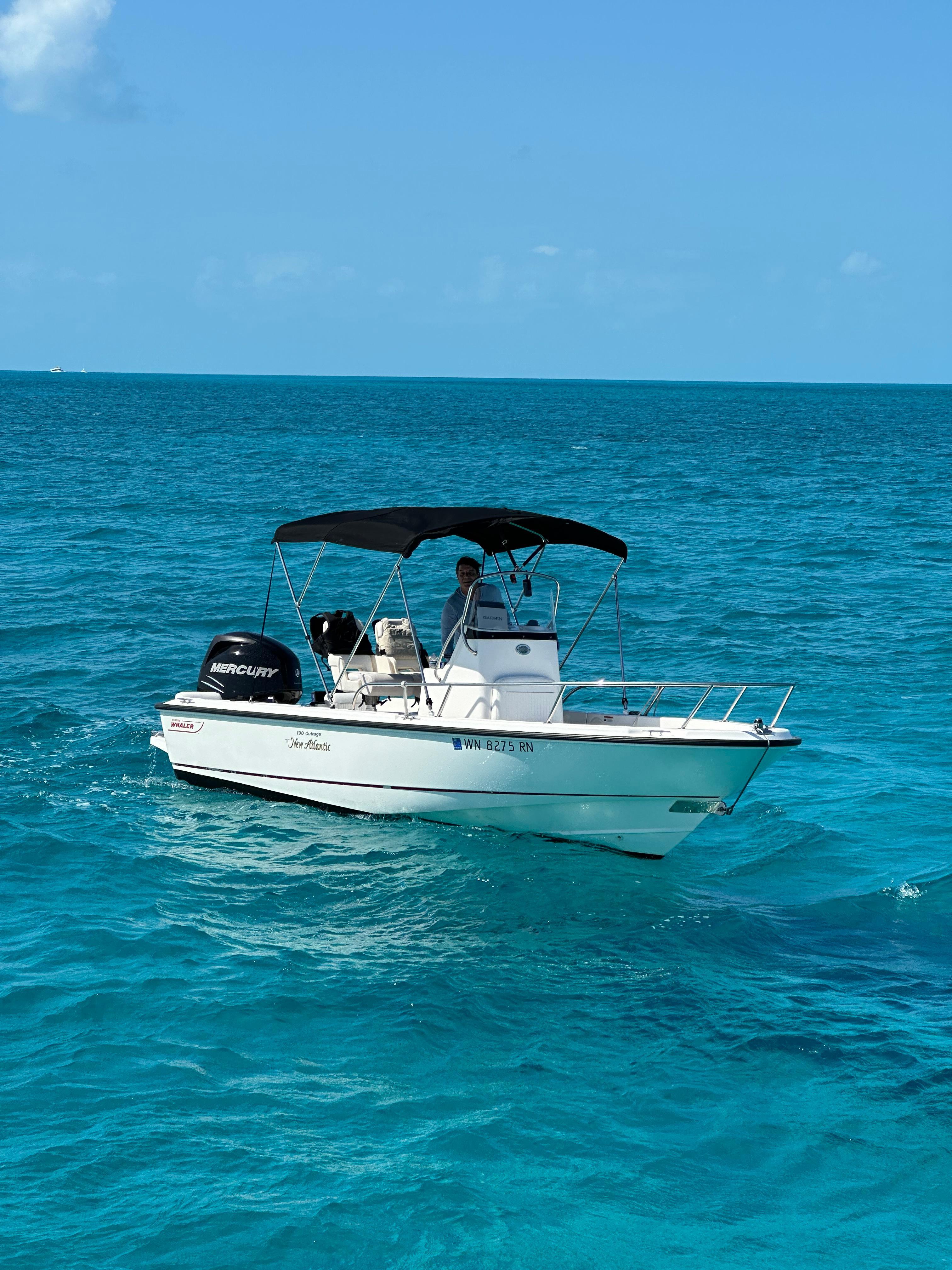 2010 Boston Whaler 190 Outrage - 2