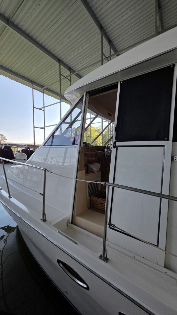 2008 Meridian 490 Pilothouse - Image 7
