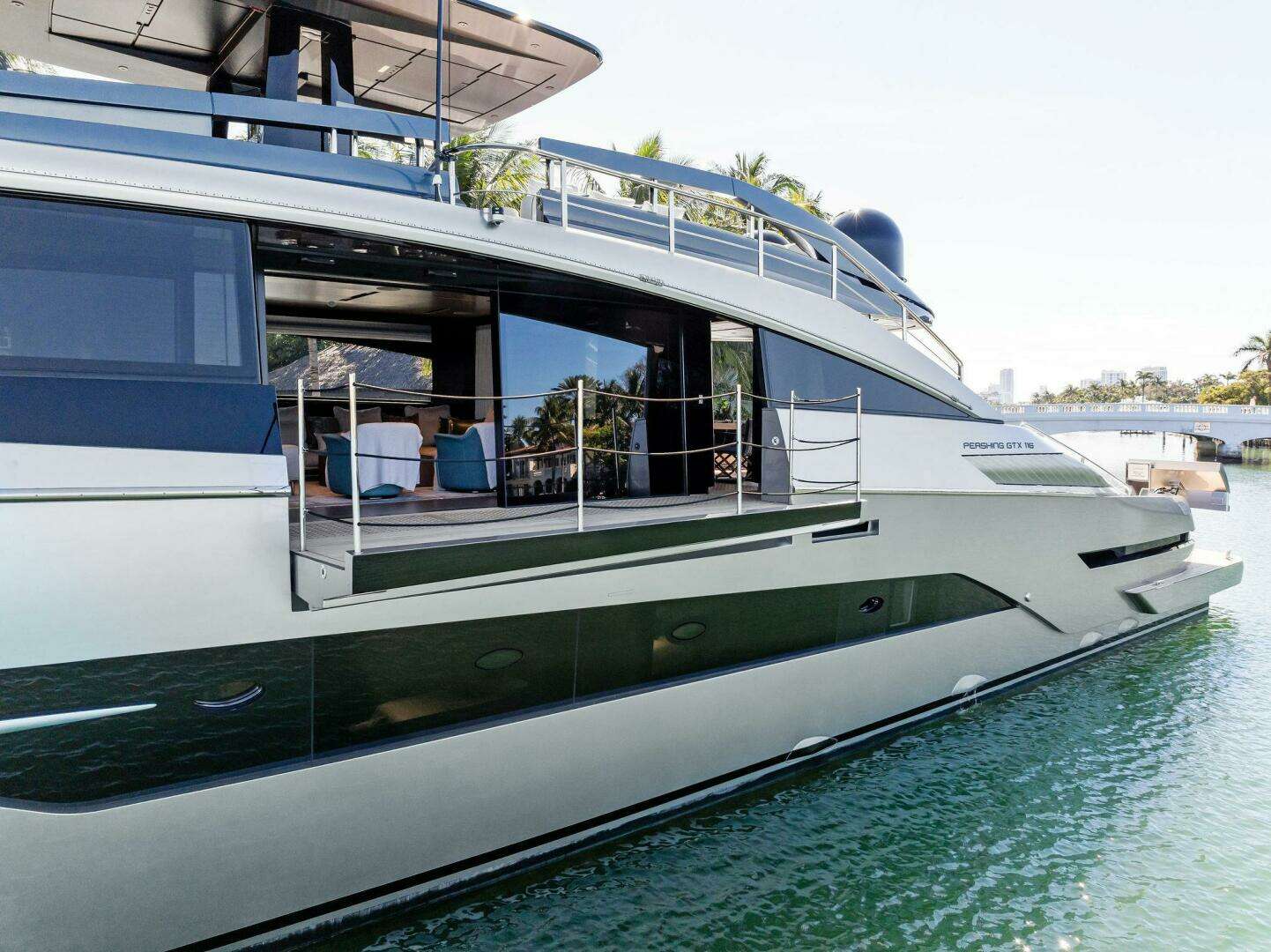 2023 Pershing GTX Motoryacht - Image 6