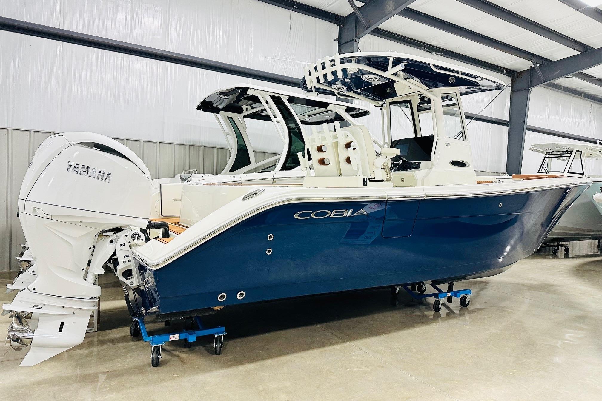 2026 Cobia 265 Center Console