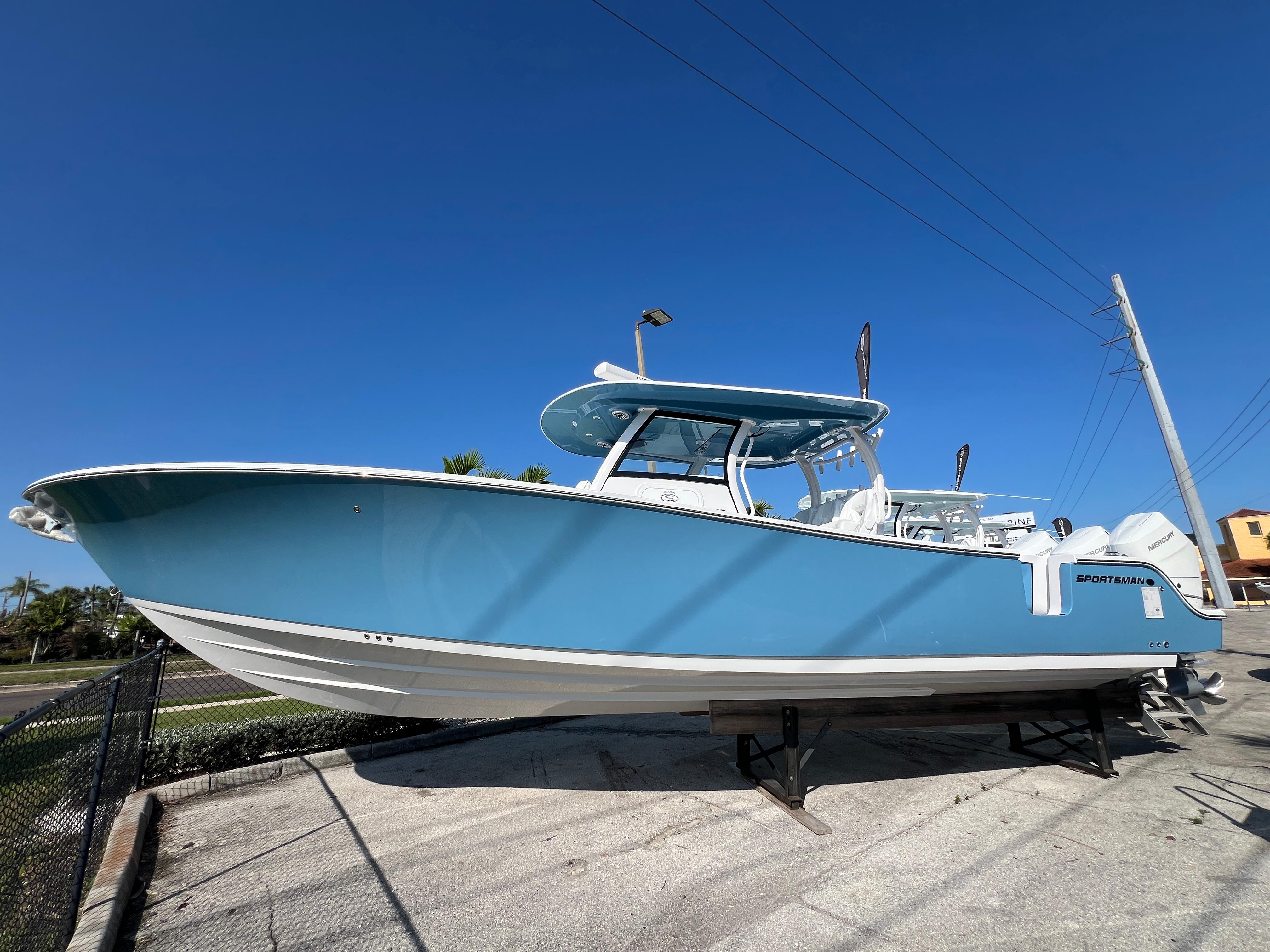 2026 Sportsman Open 352 Center Console