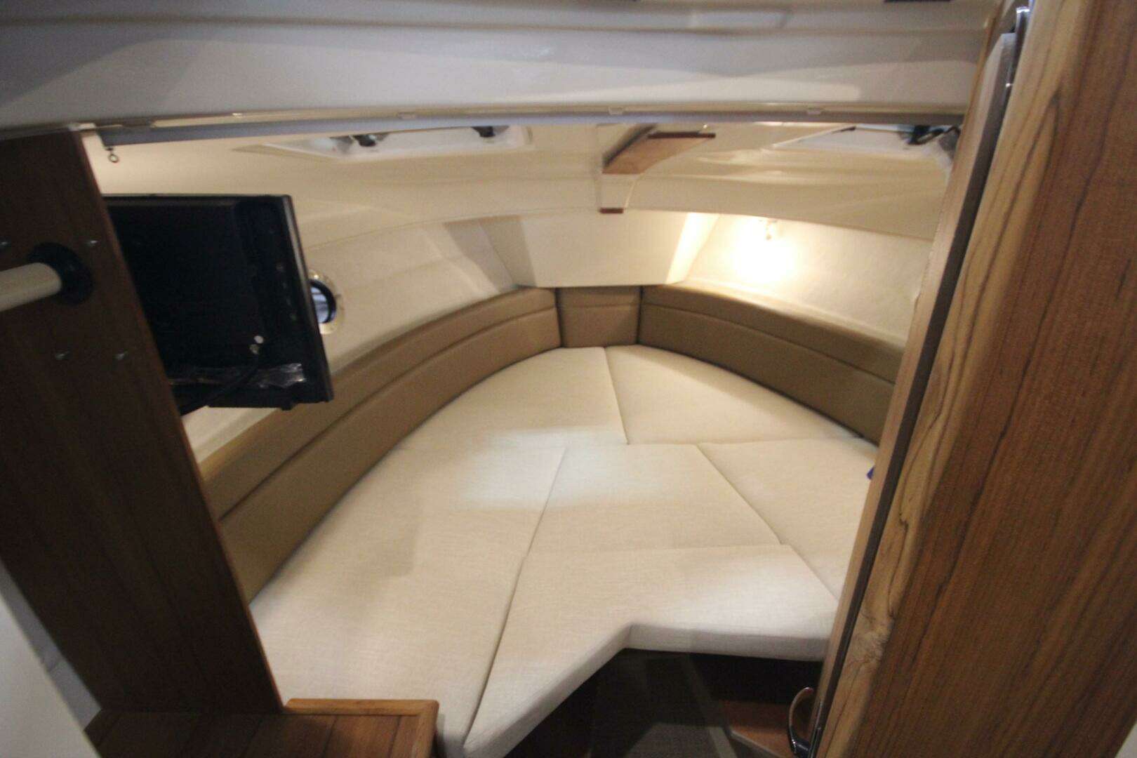 2026 Ranger Tugs R-25 Luxury Edition - Image 34
