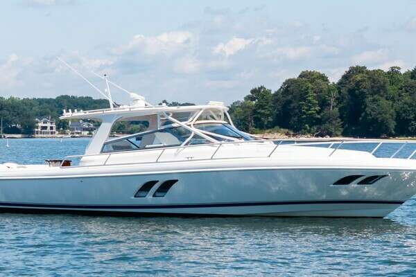 2015 Intrepid 430 Sport Yacht