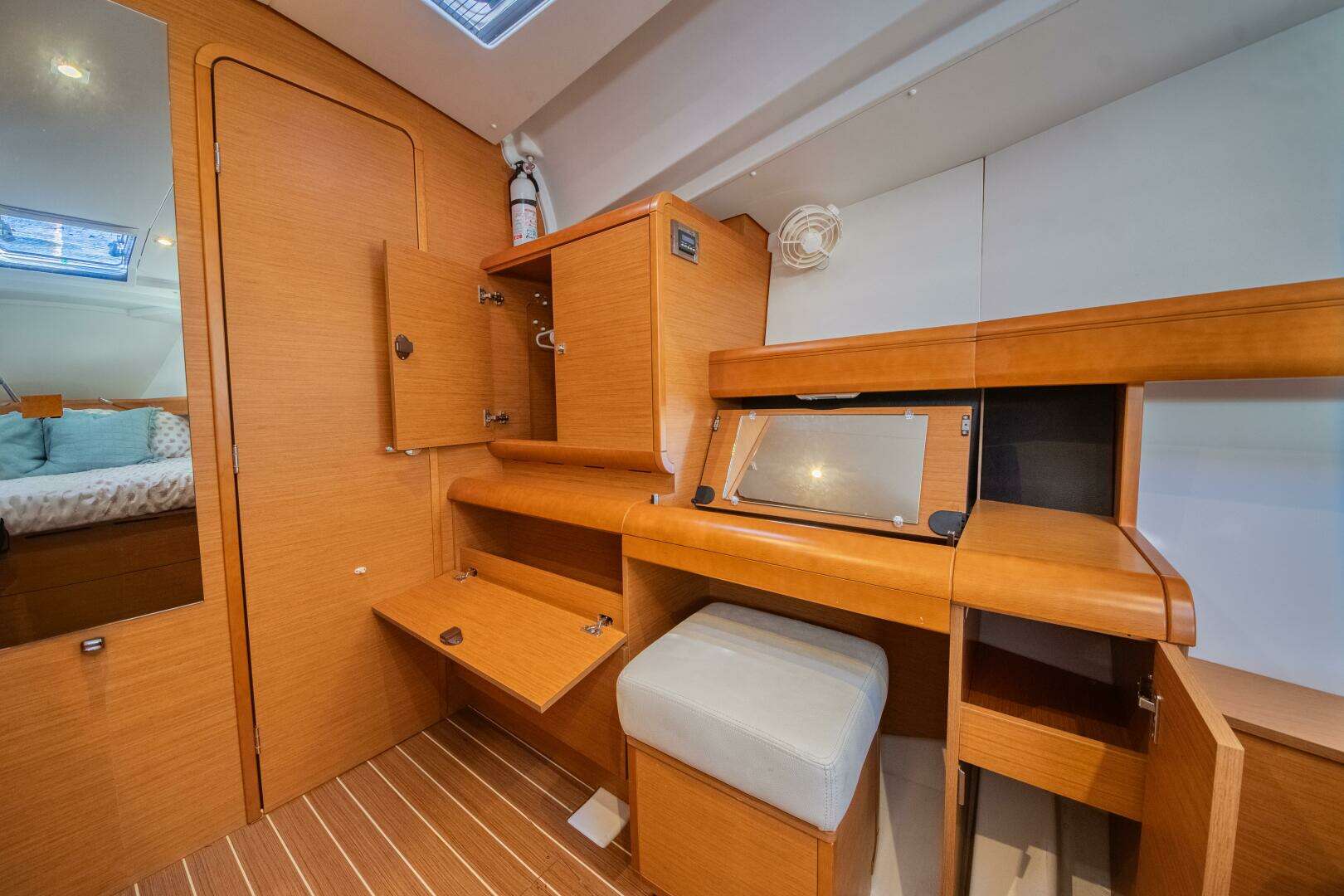 2016 Jeanneau 439 - Image 18