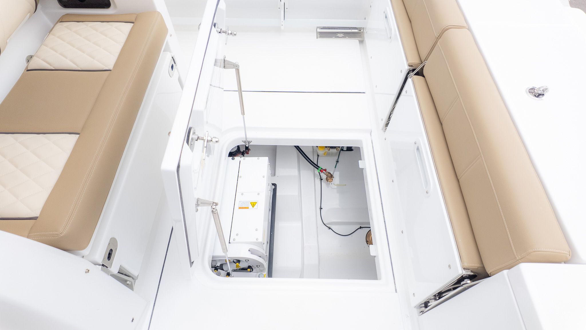 2026 Everglades 335 Center Console - 14