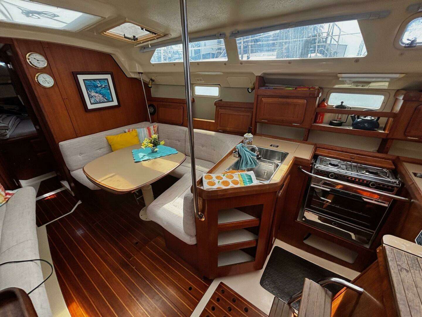 1993 Hunter 33.5 - Image 14