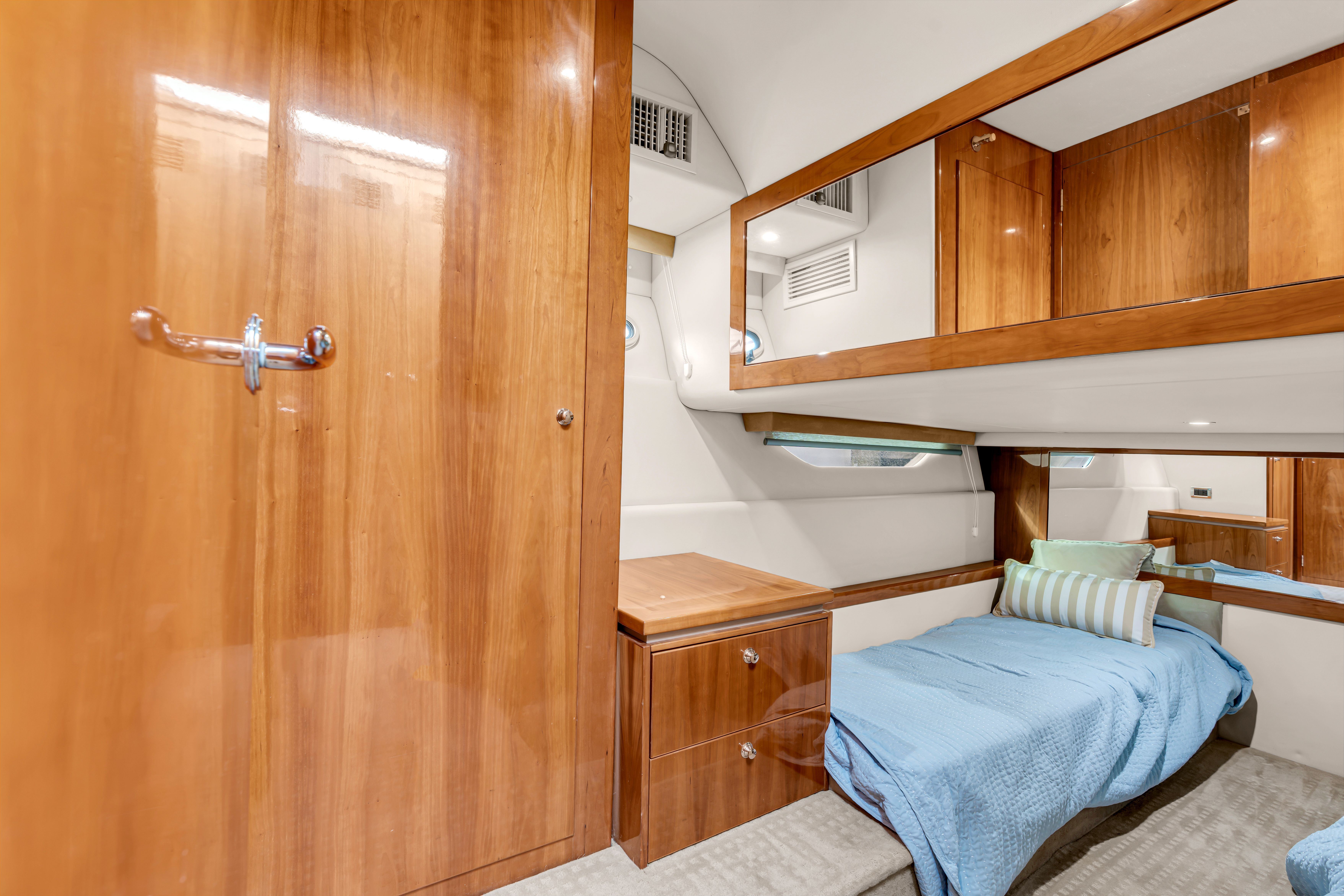 2014 Riviera 44 Sport Yacht - 54