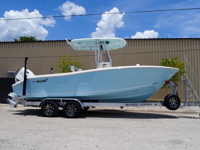 2027 Bulls Bay 230 Center Console - 45
