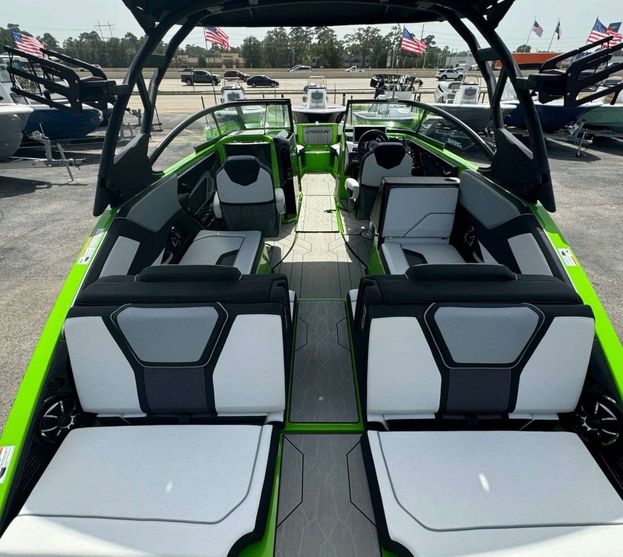 2022 Yamaha Boats 255XD - 8