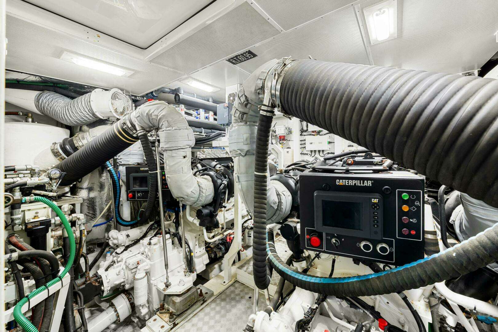 2014 Princess Y72 - Image 155