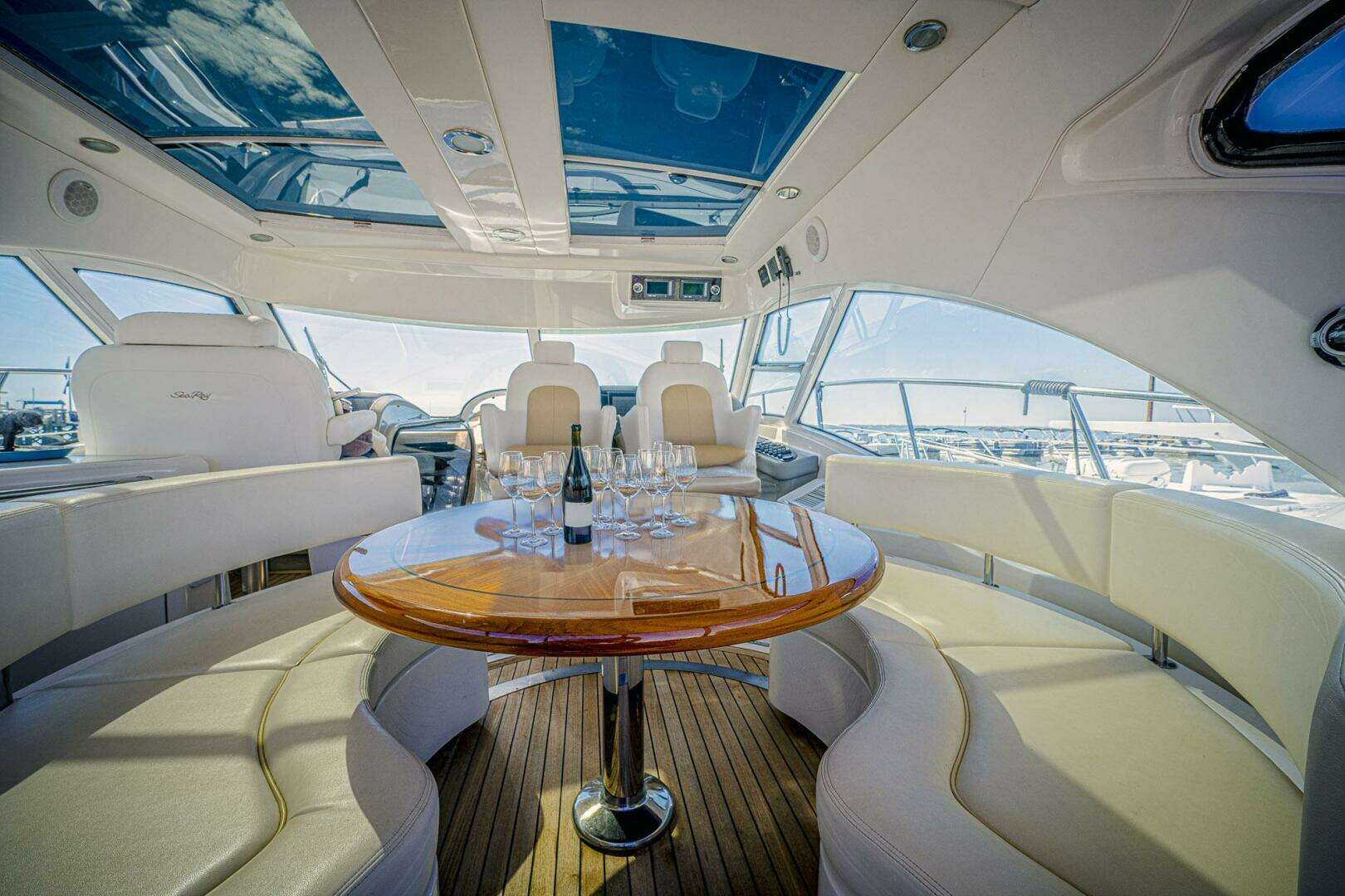 2011 Sea Ray 580 Sundancer - Image 9