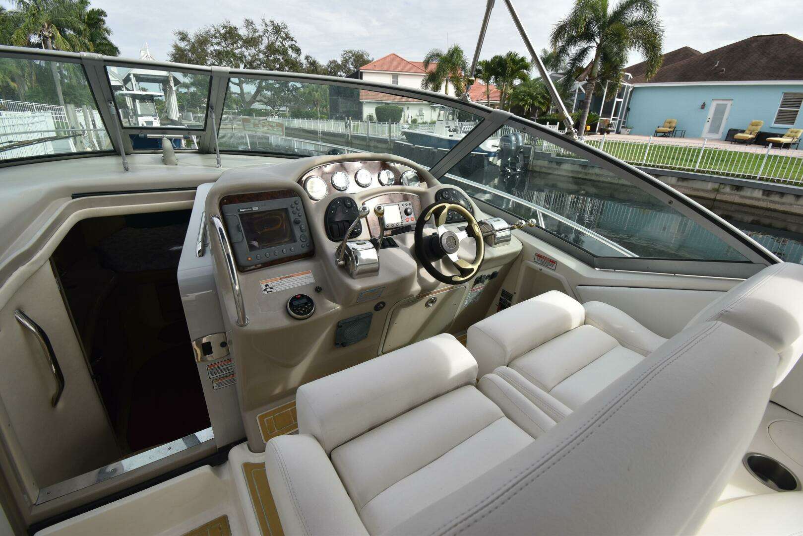 2006 Sea Ray 320 Sundancer - Image 11