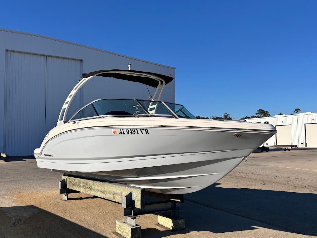 2022 Chaparral 23 SSi OB