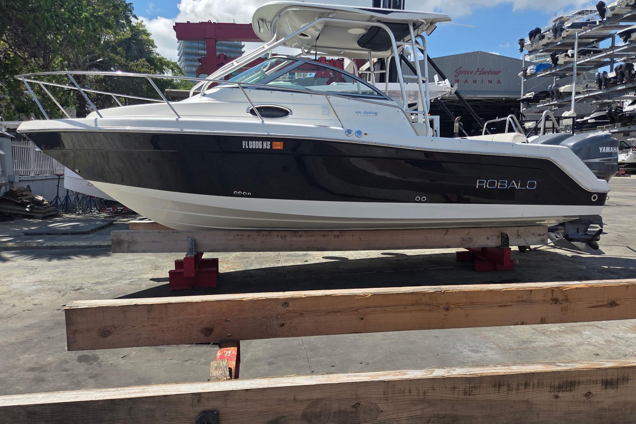 2008 Robalo R265 Walkaround