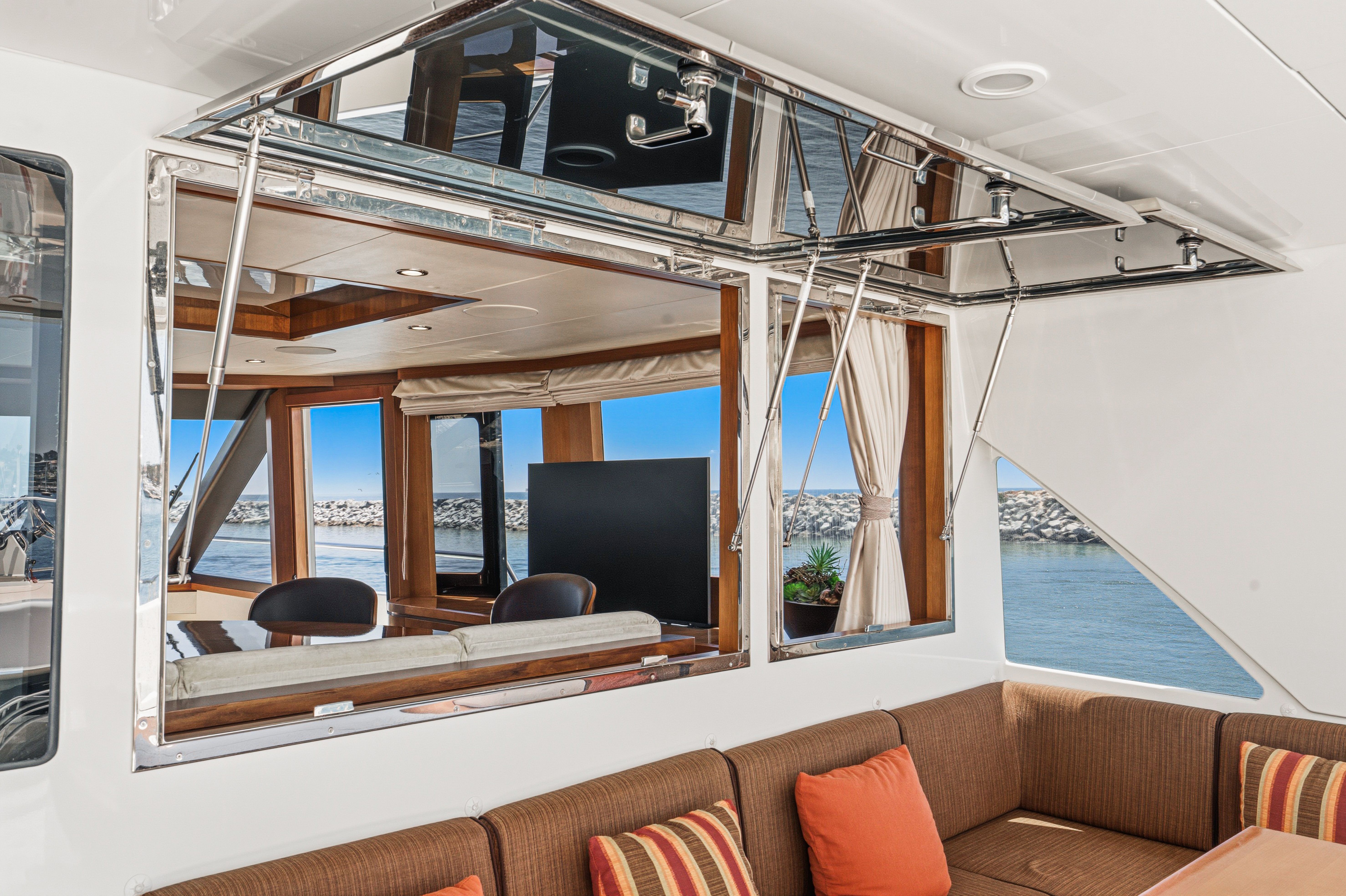 2015 Ocean Alexander 90 Skylounge Motoryacht - 74