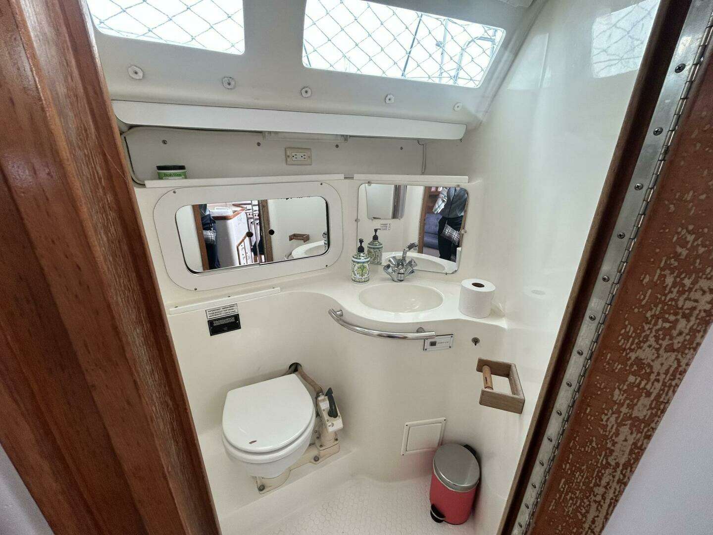 1995 Catalina 320 - Image 18