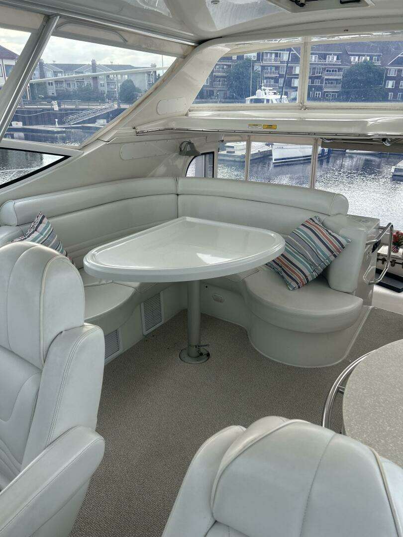 2003 Carver 466 Motor Yacht - Image 23
