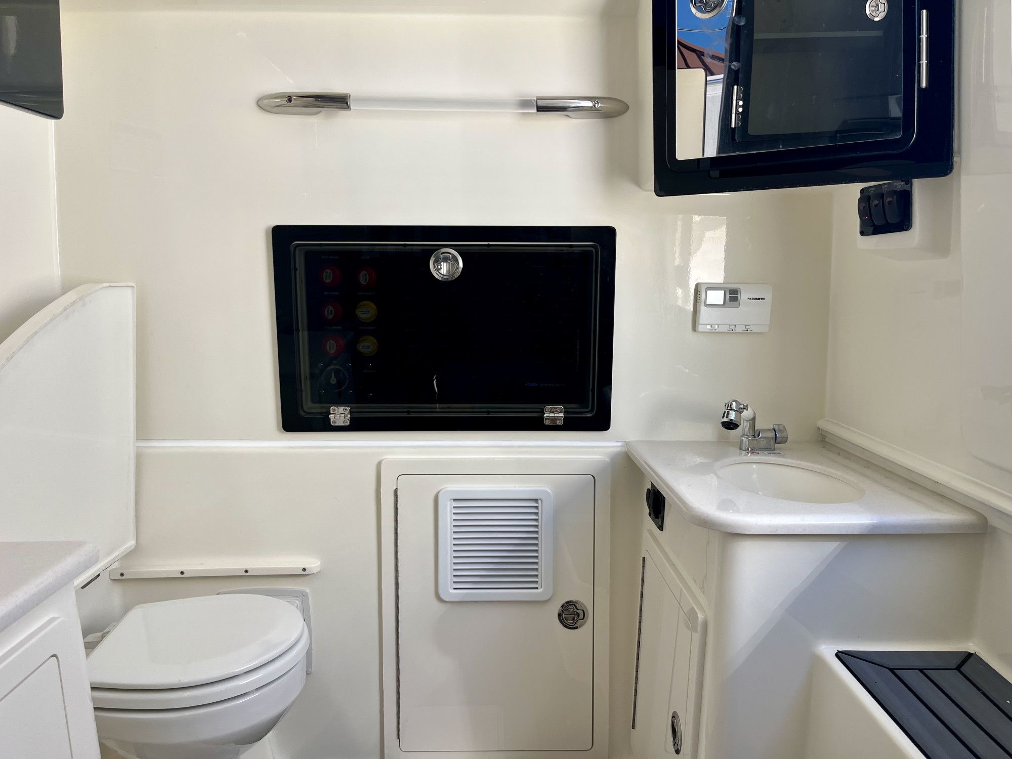 2026 Cobia 350 Center Console - 25
