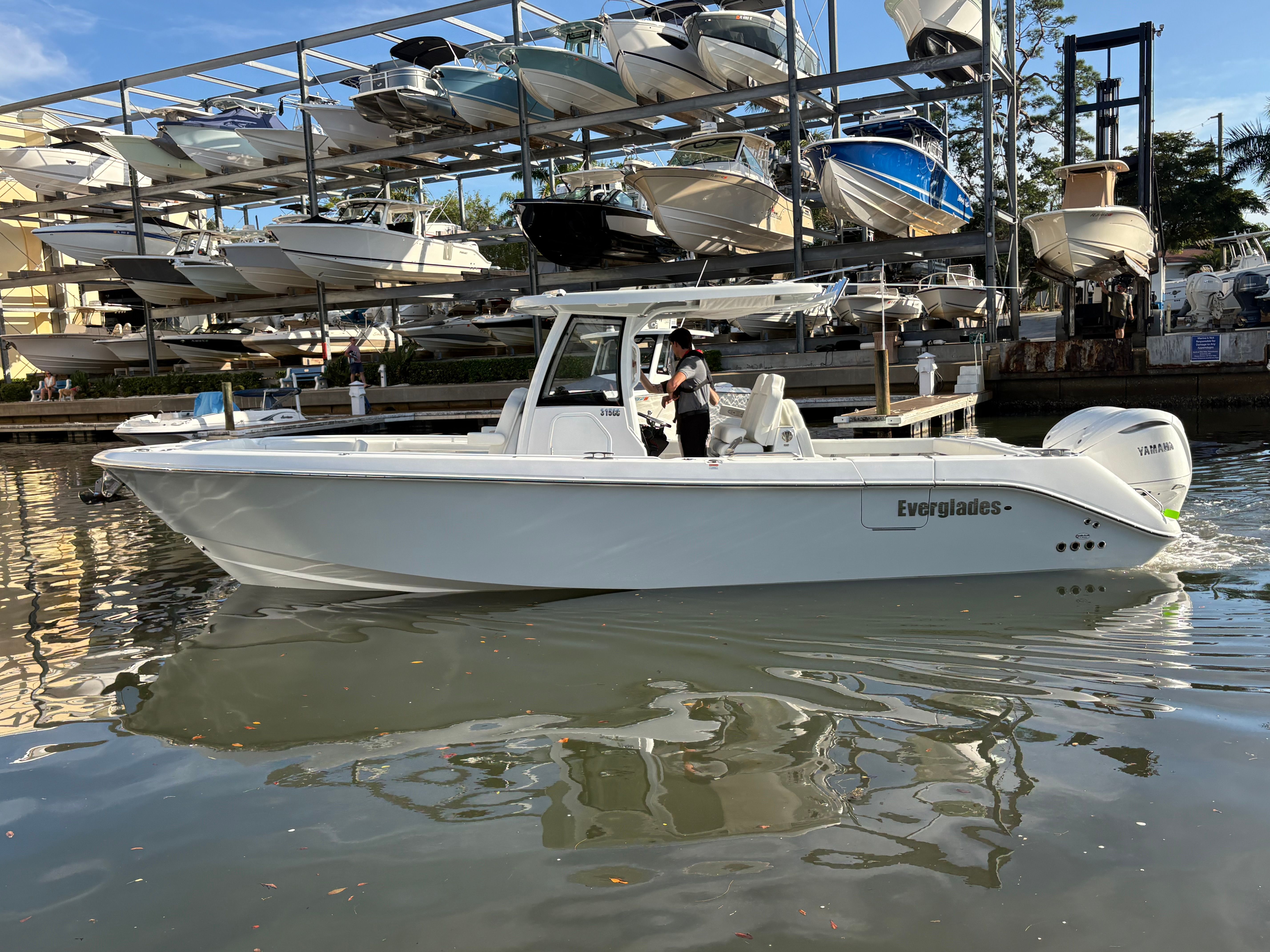 2025 EVERGLADES 315 CC - Image 28