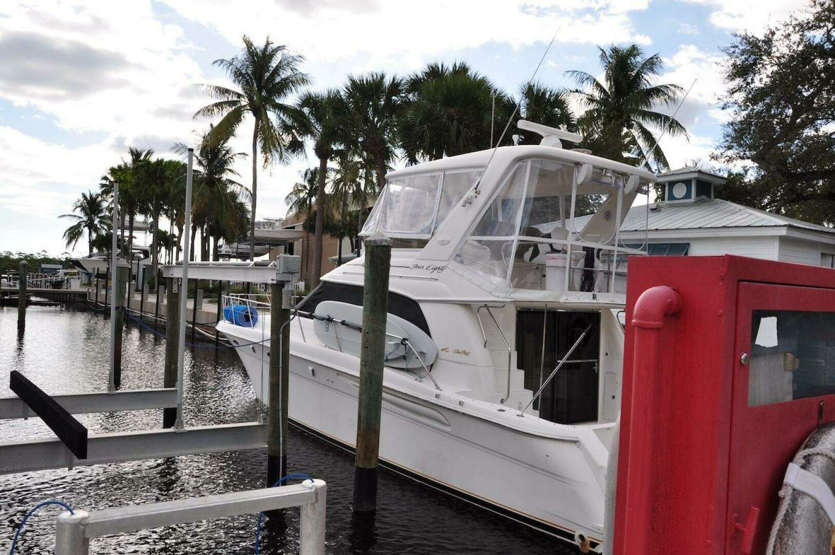 1998 Sea Ray 480 Sedan Bridge - Image 23