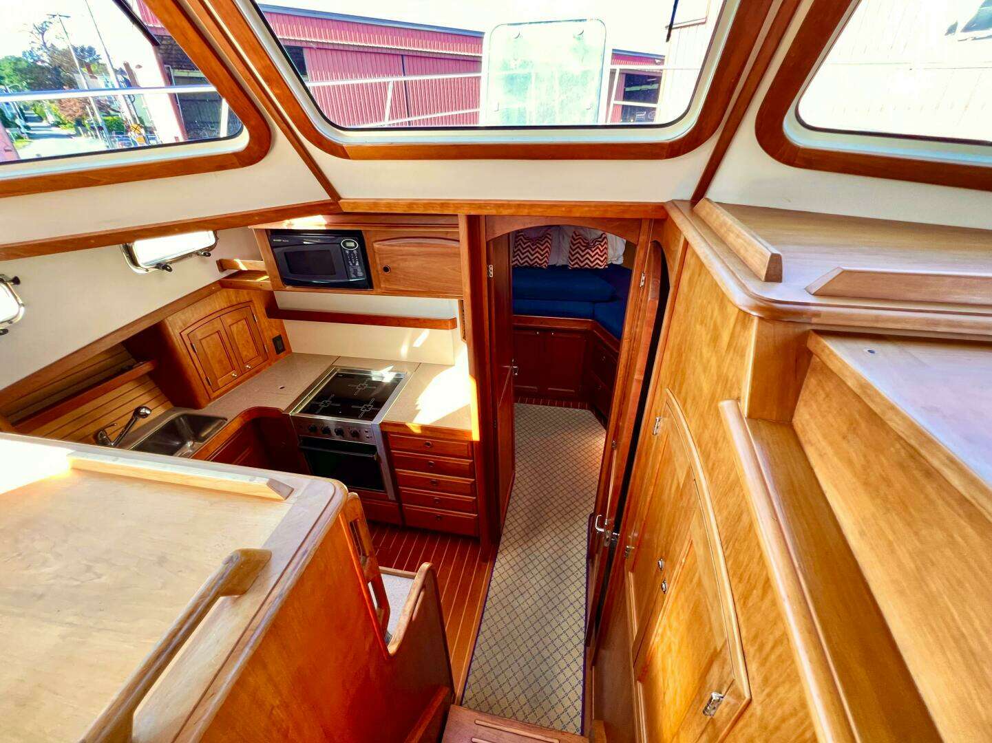 2001 Sabre Sabreline 47 - Image 20