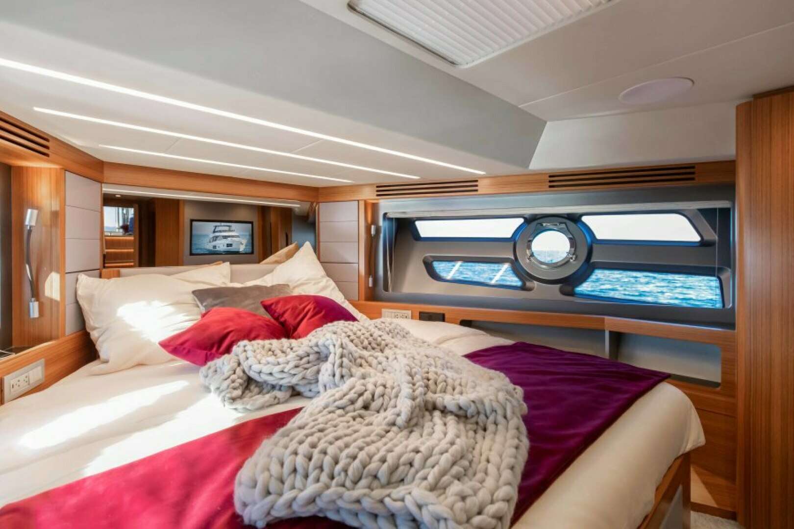 2021 Greenline OceanClass 68 Fly - Image 14