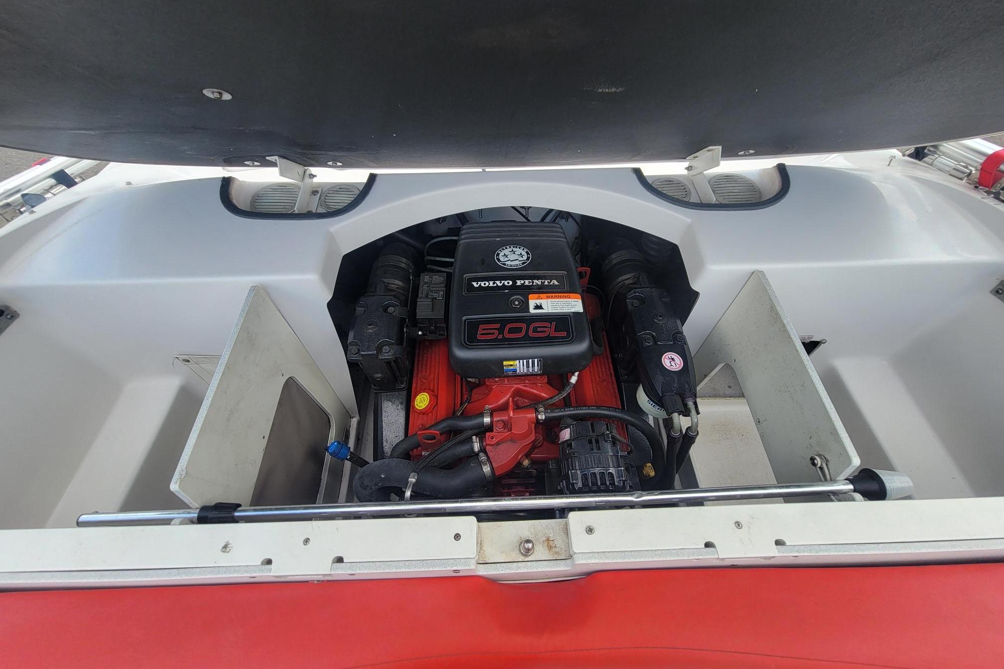 Engine compartment of a 2007 Four Winns 200 Horizon boat with Volvo Penta 5.0GL engine.