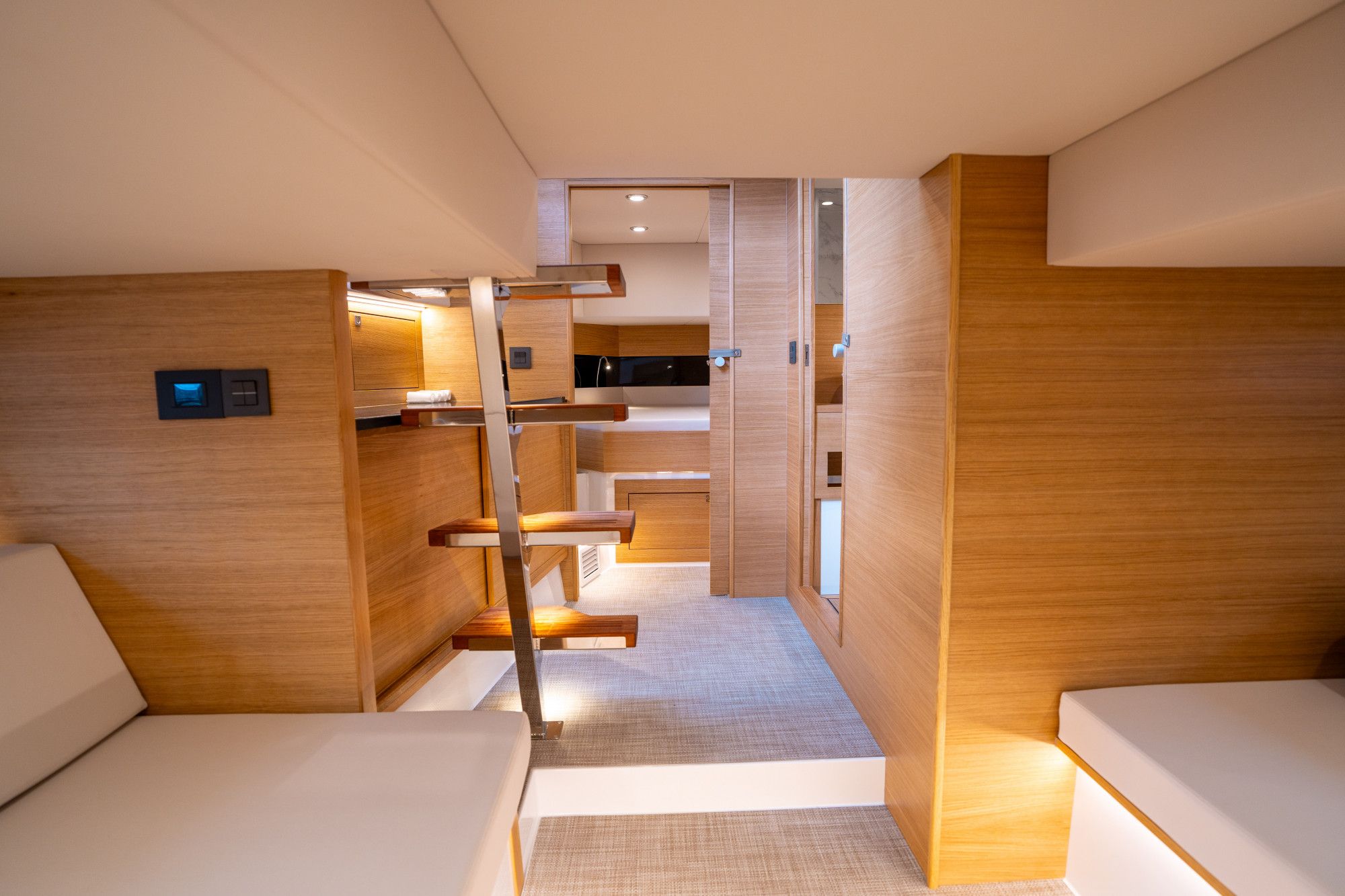 2025 De Antonio Yachts D42 Open - 45