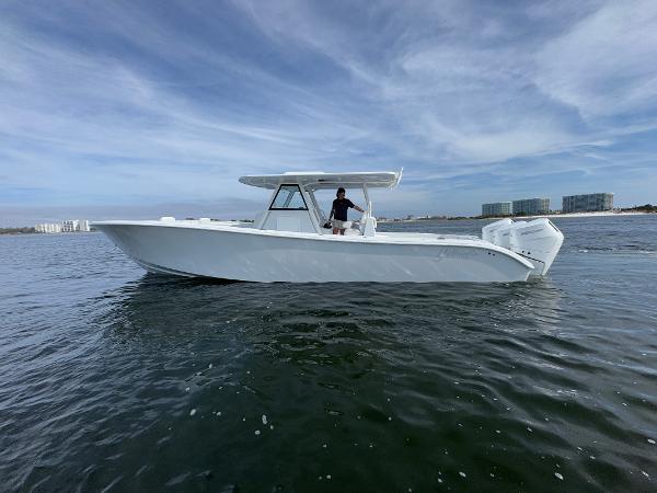 2025 Yellowfin 39 Offshore