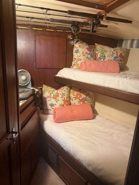 1986 Hatteras 52C - 10