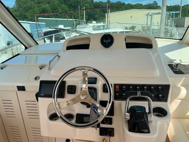 2019 Grady-White Express 330 - 6