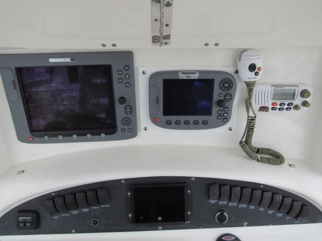 2006 Boston Whaler 32 Outrage Cuddy - 13