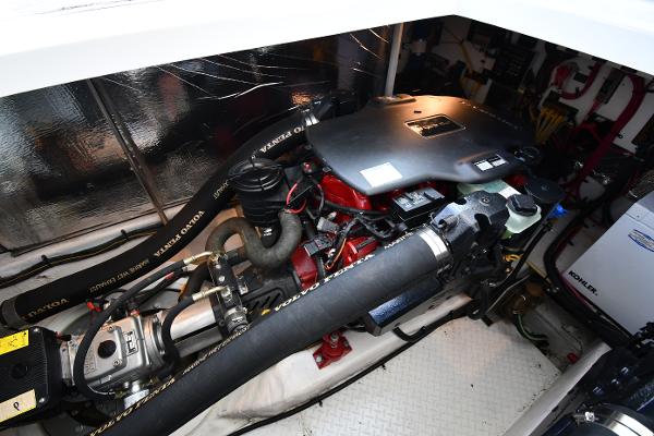 2010 Cruisers Yachts 390 Sports Coupe - 62
