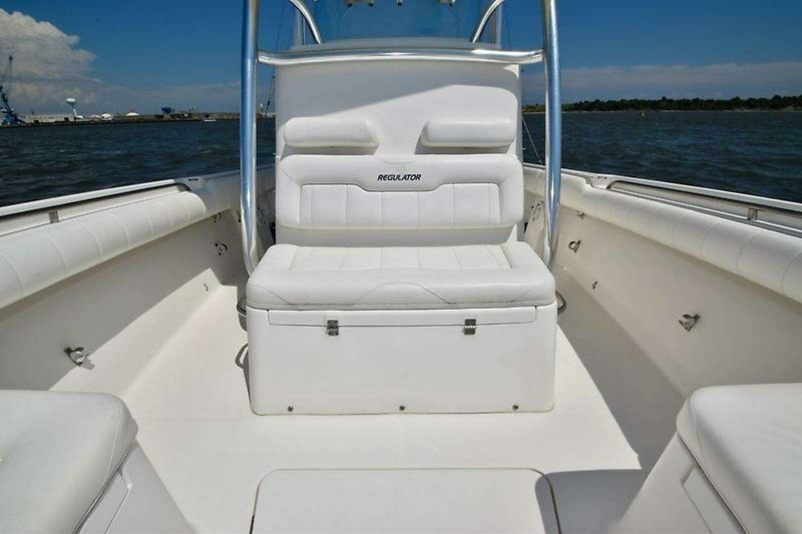 2013 Regulator 28 FS w/SeaKeeper Ride - Image 9