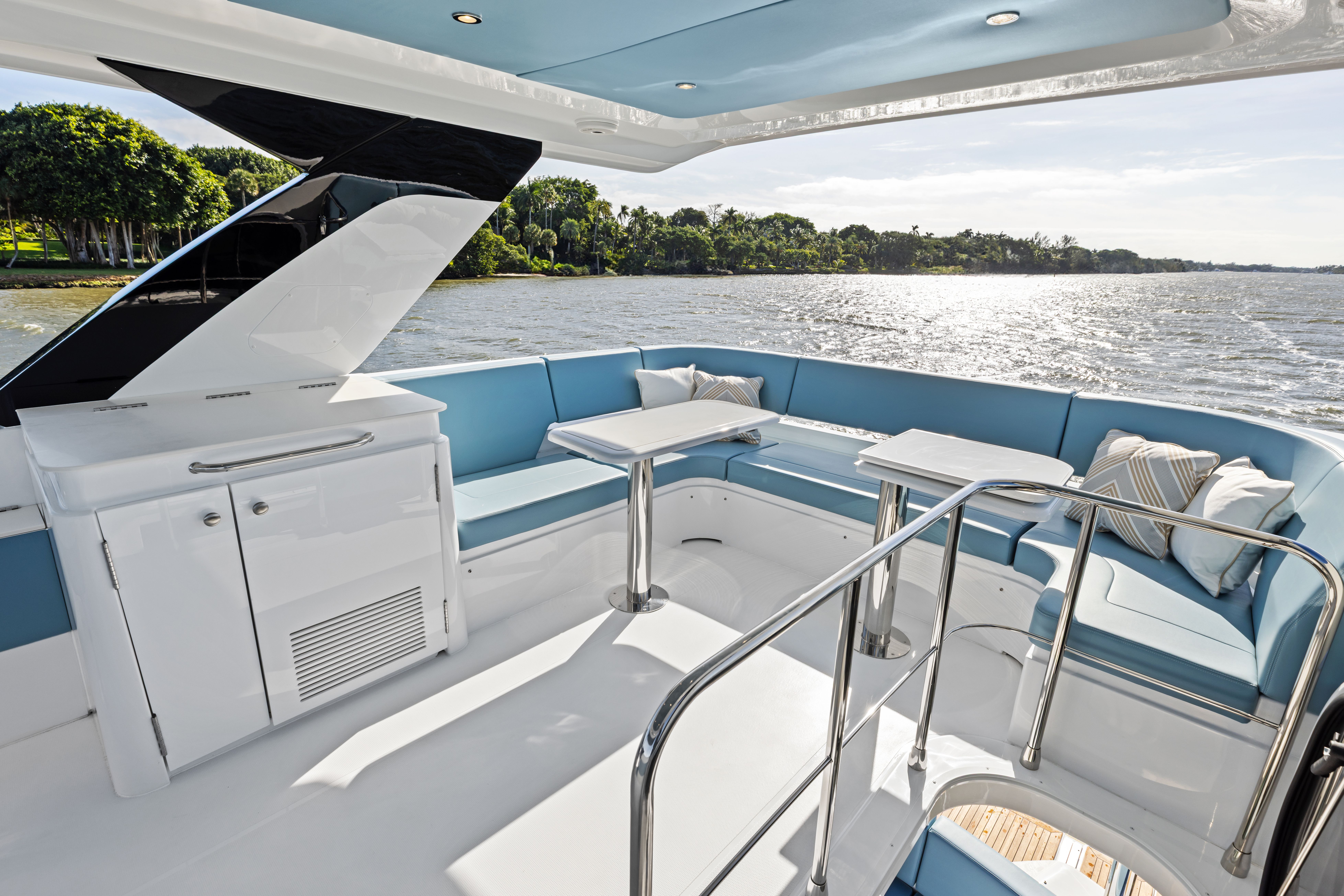 2026 Cruisers Yachts 50 Fly - 39