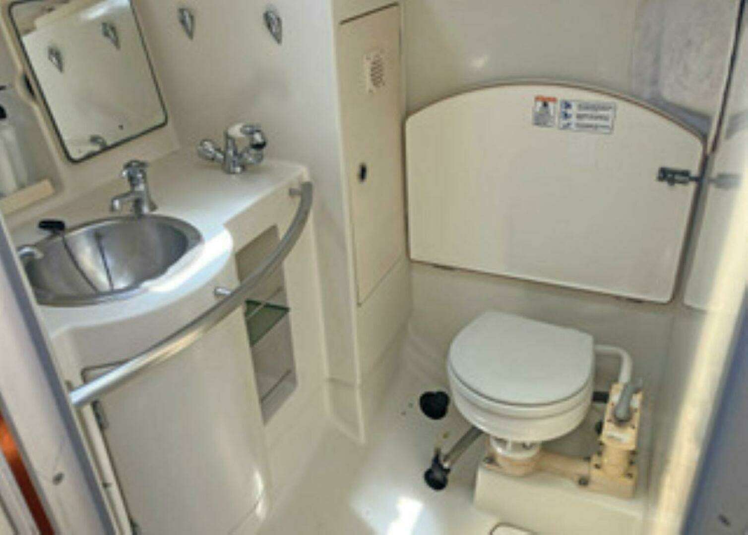 1991 Beneteau Moorings 38 - Image 5
