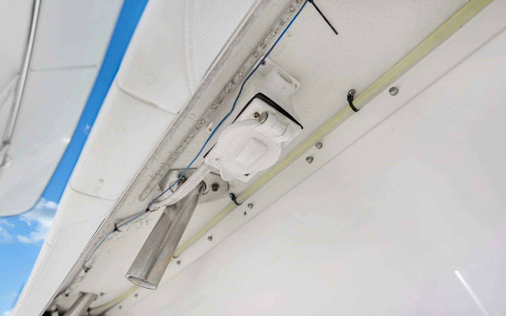 2018 Regulator 41 Center Console - Image 63