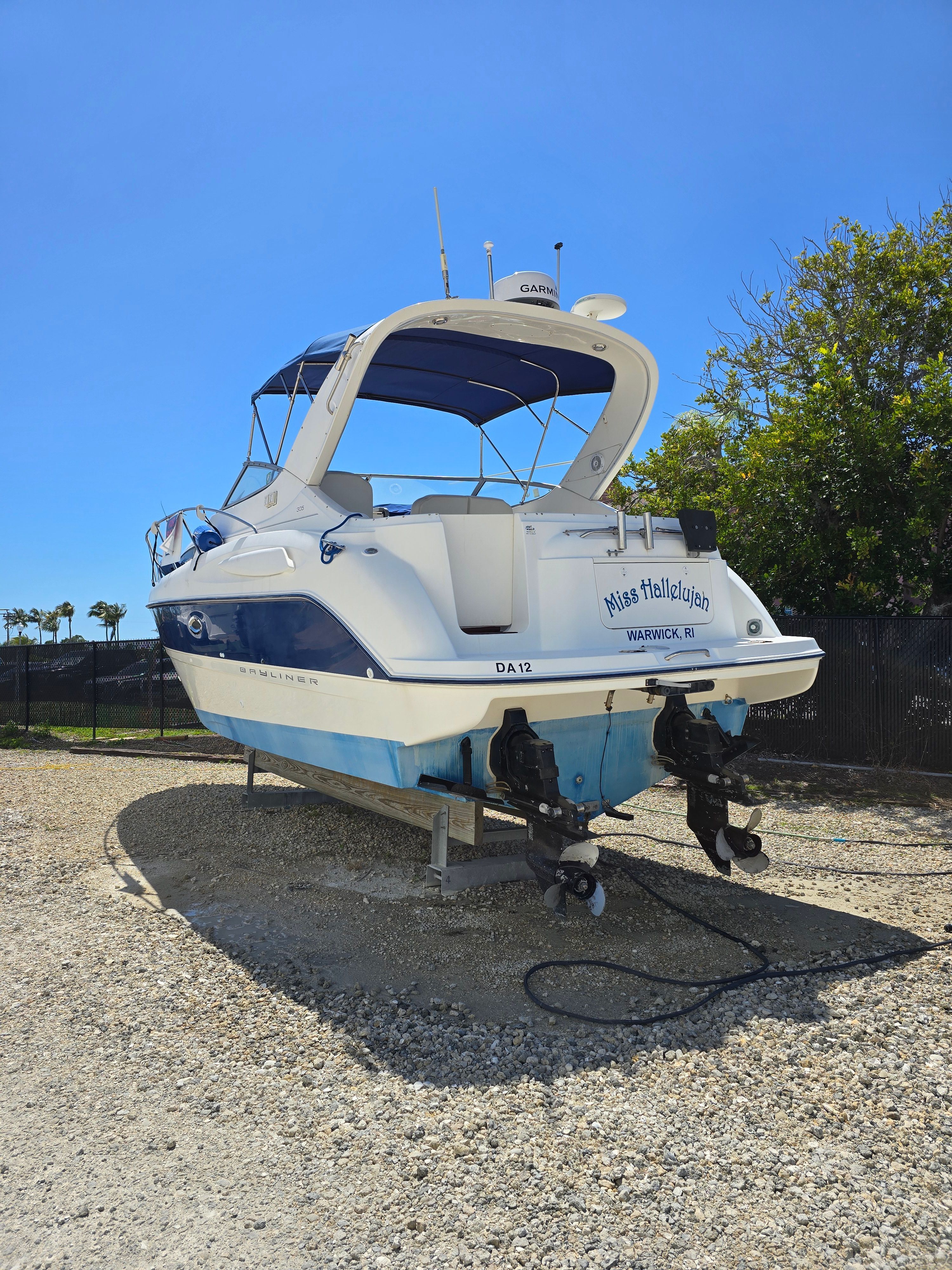 2004 Bayliner 305SB