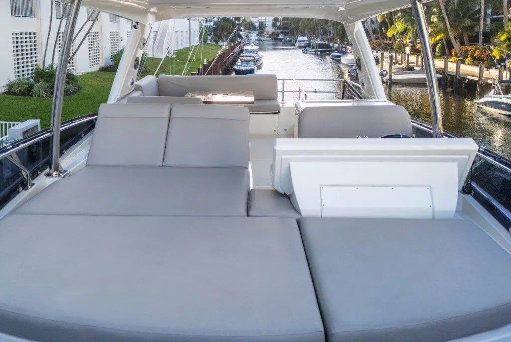 2020 Prestige 590 - 13
