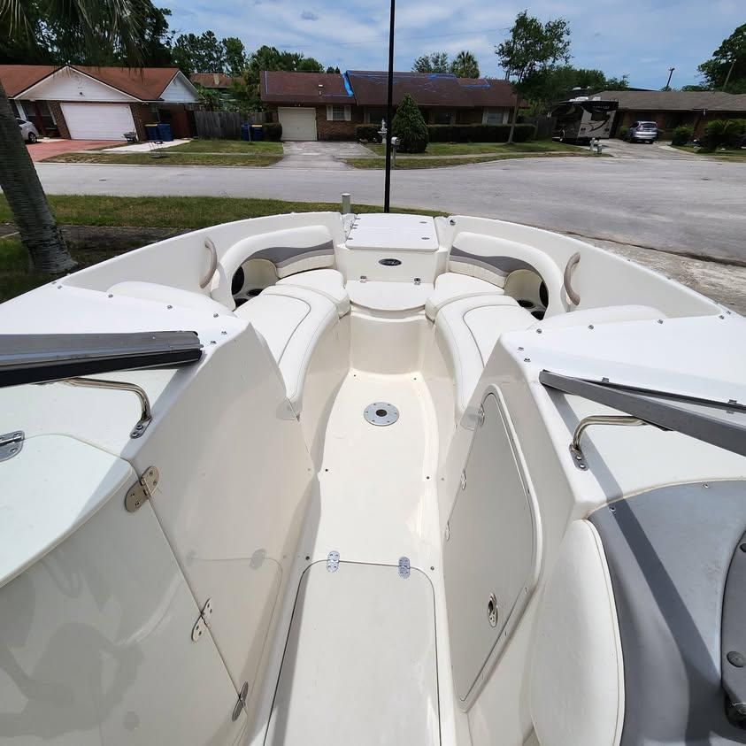 2011 Stingray 235 LR - 10
