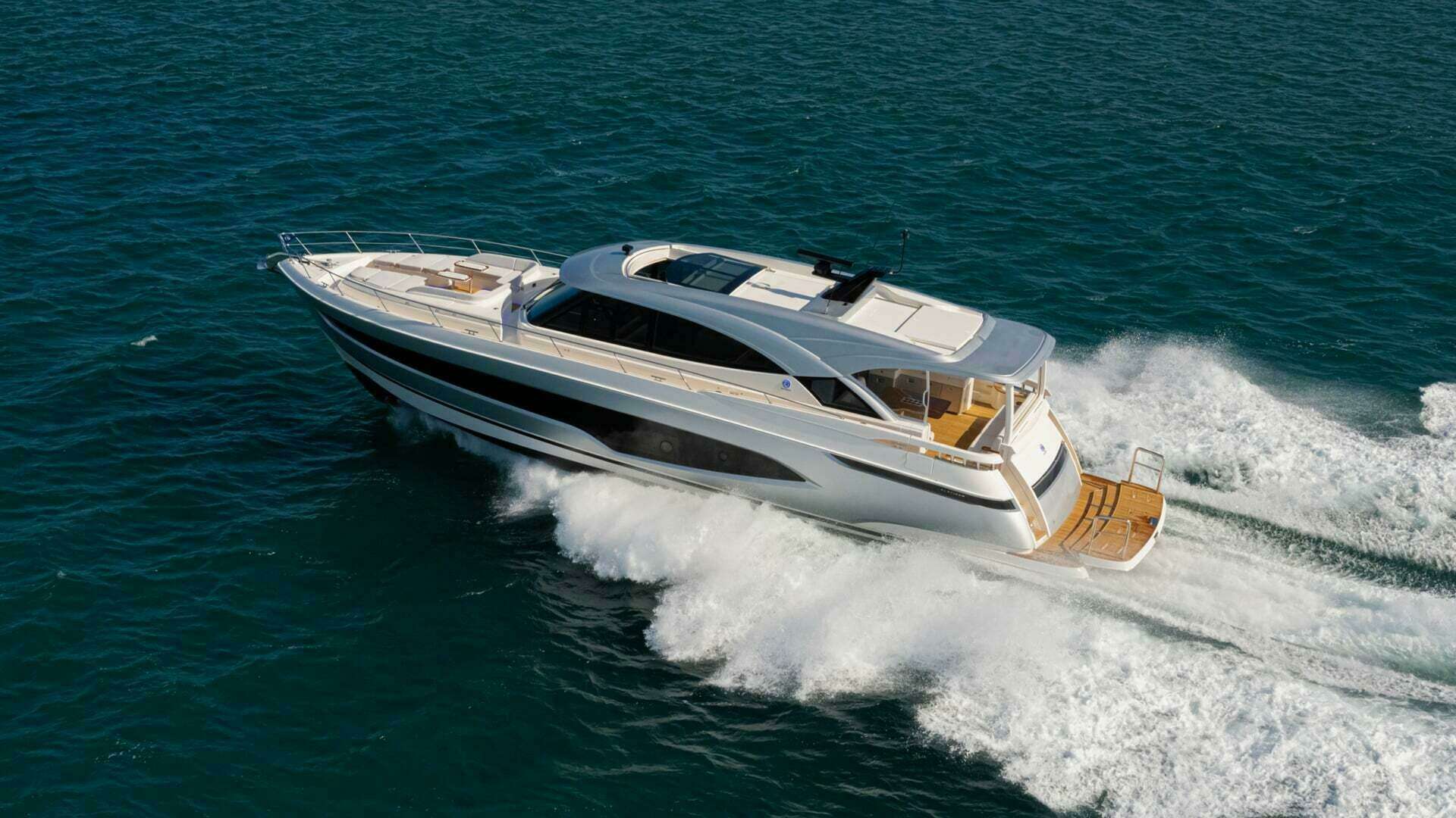 2026 Riviera 6800 Sport Yacht Platinum Edition - Image 2