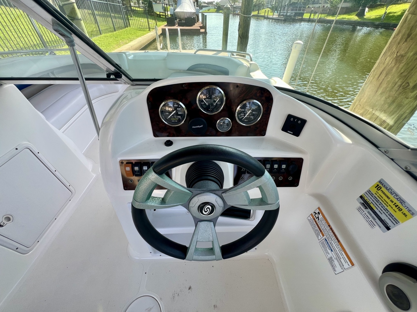 2013 Hurricane SunDeck 187 OB - Image 12