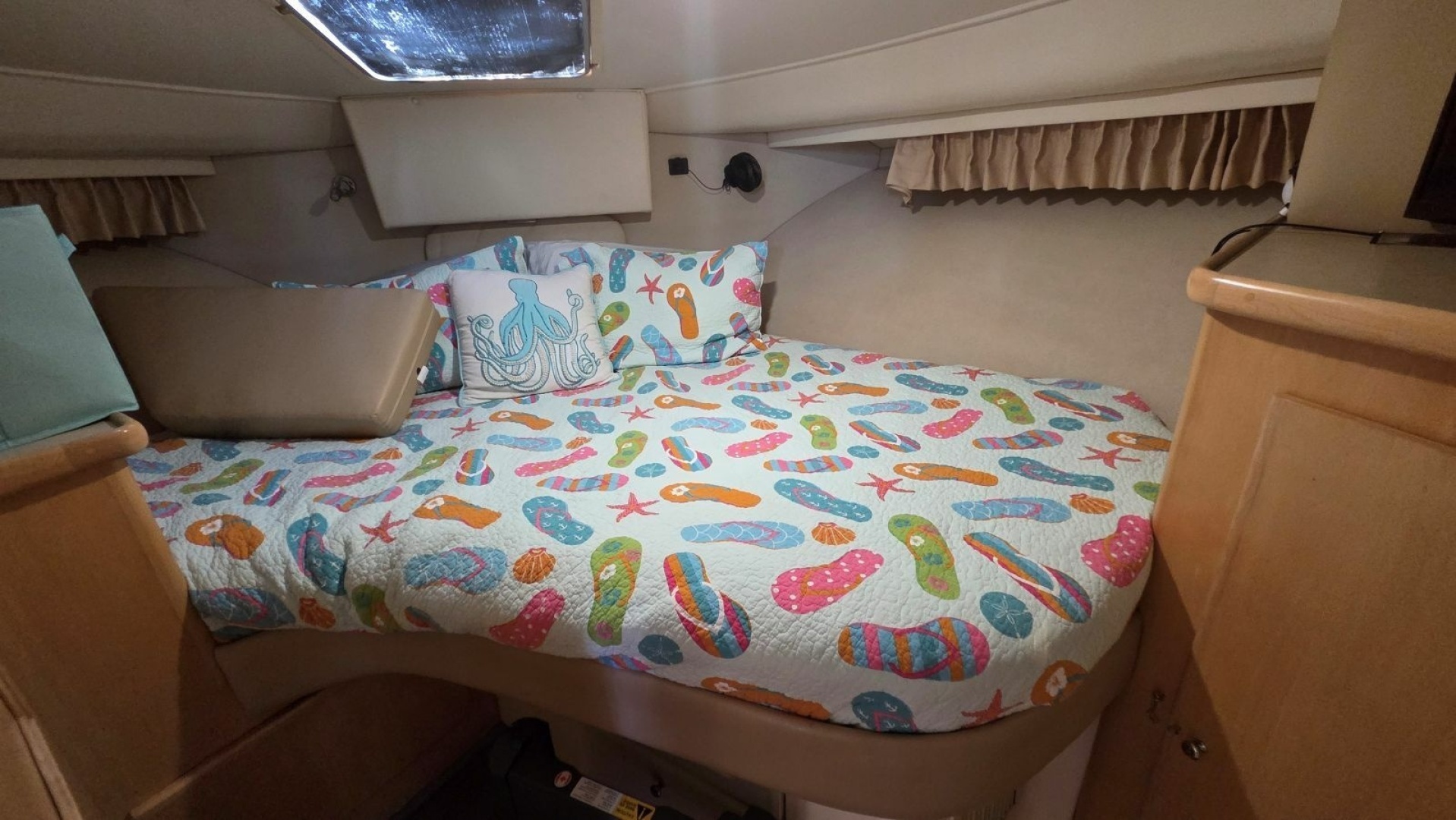 1998 Carver 405 Aft Cabin Motor Yacht - Image 45