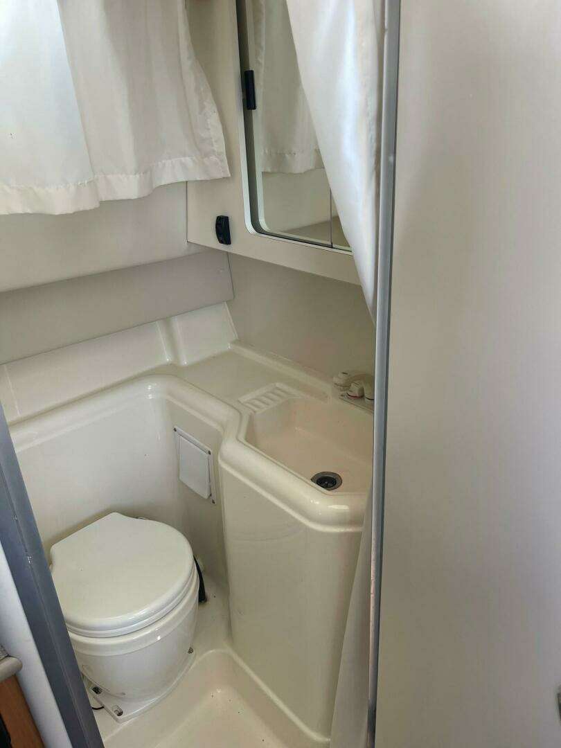 2007 Bayliner 288 - Image 15