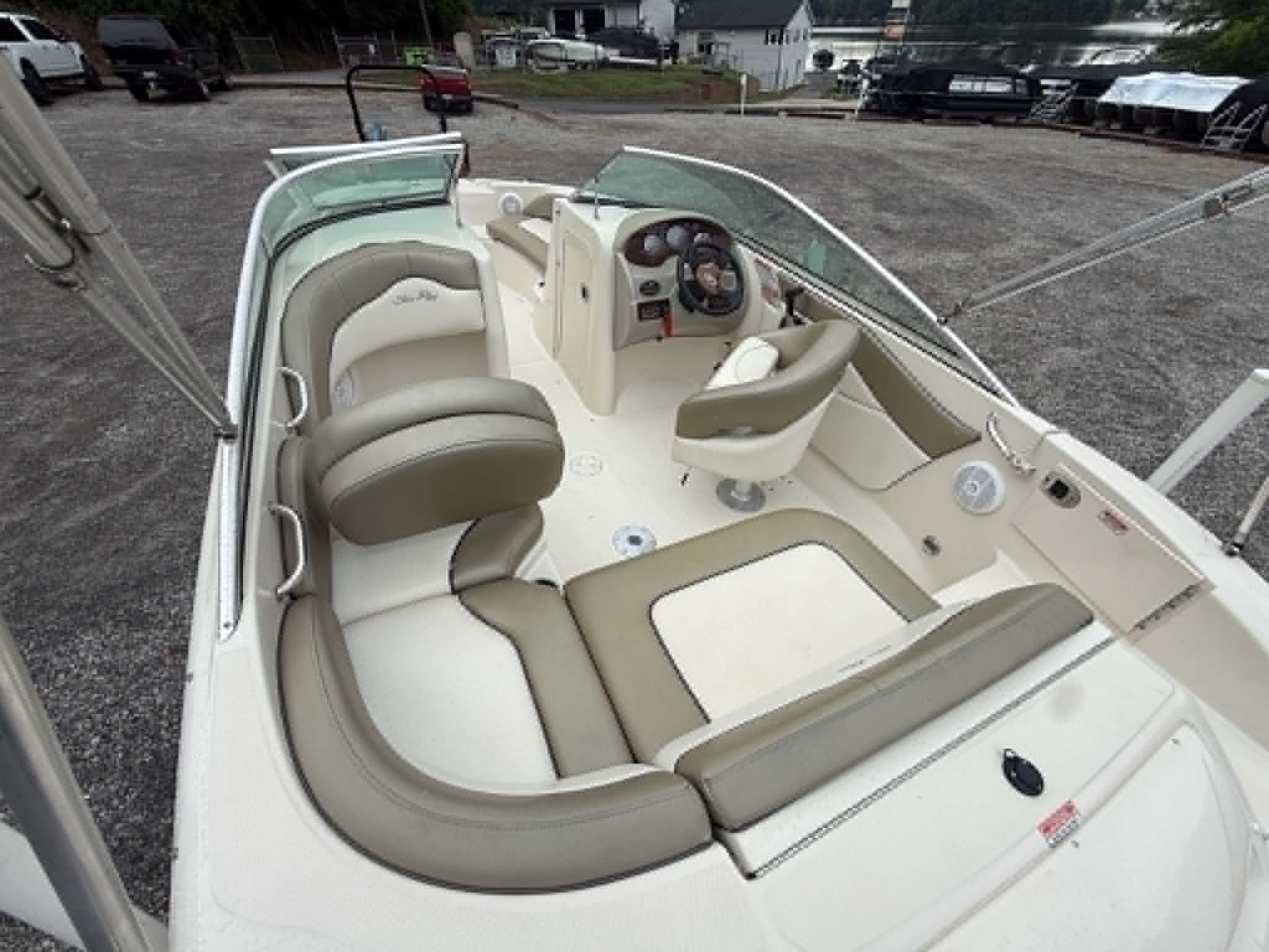 2006 Sea Ray 200 Sundeck - 2