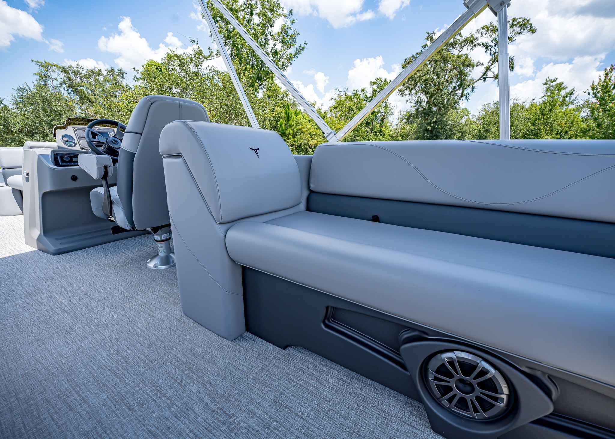 2025 Tahoe Pontoon SLT 23' Quad Lounge - 25