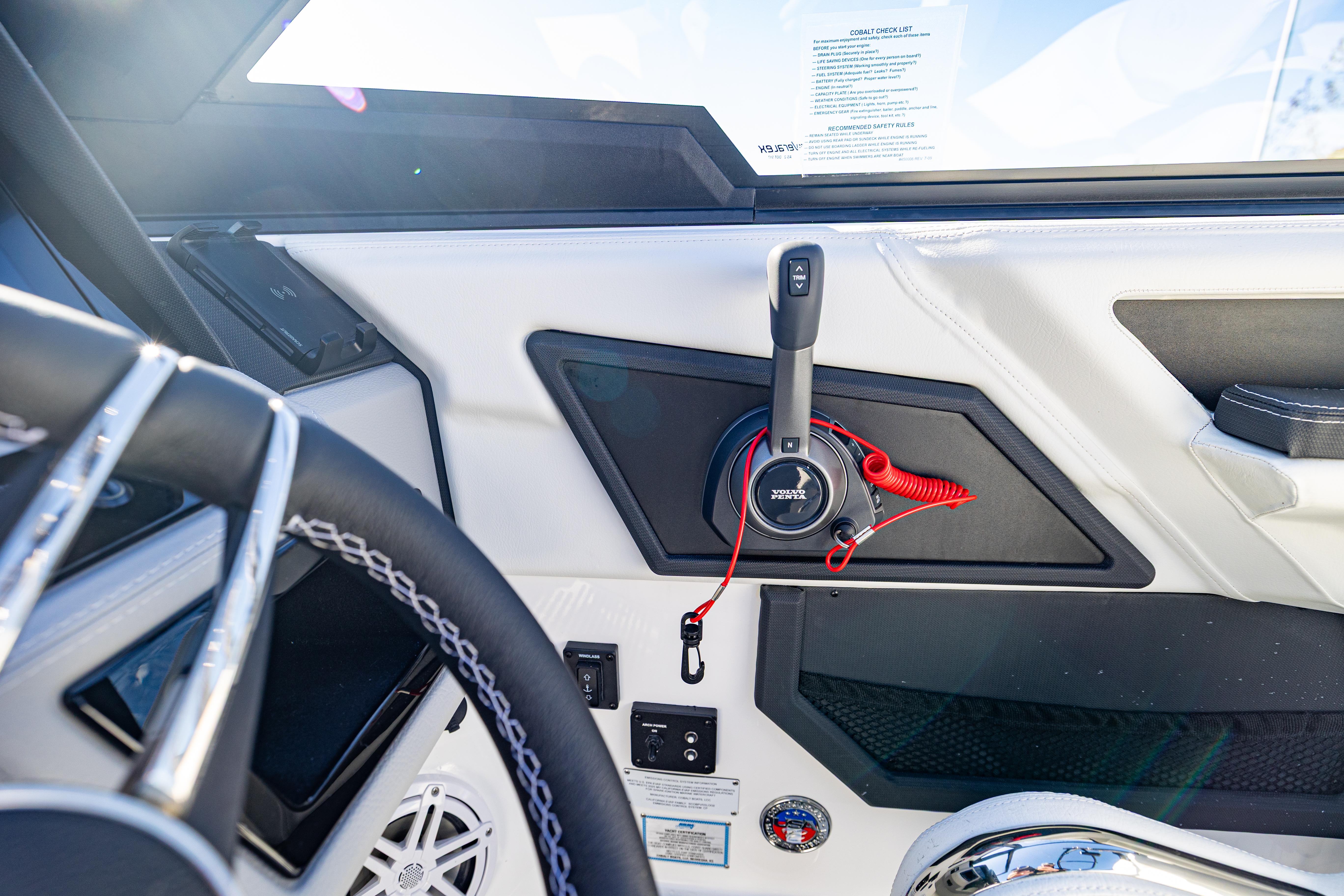 2025 Cobalt R8 Surf - 21