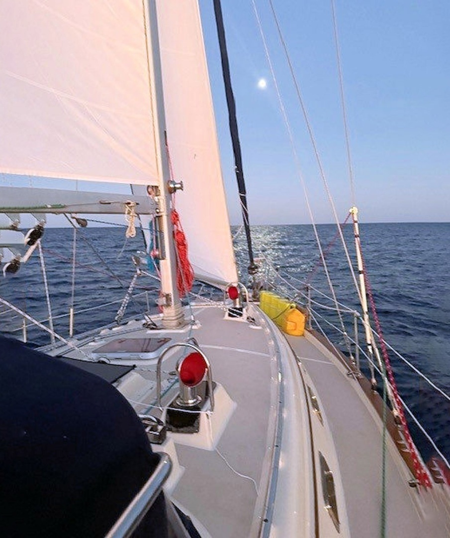2005 Island Packet 370 - Image 44