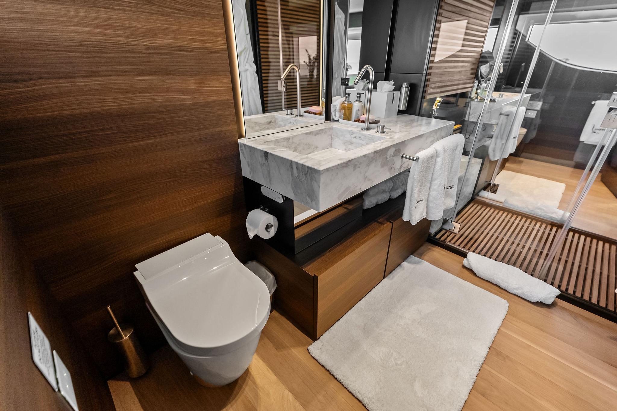 2023 Custom Line Navetta 33 - 90