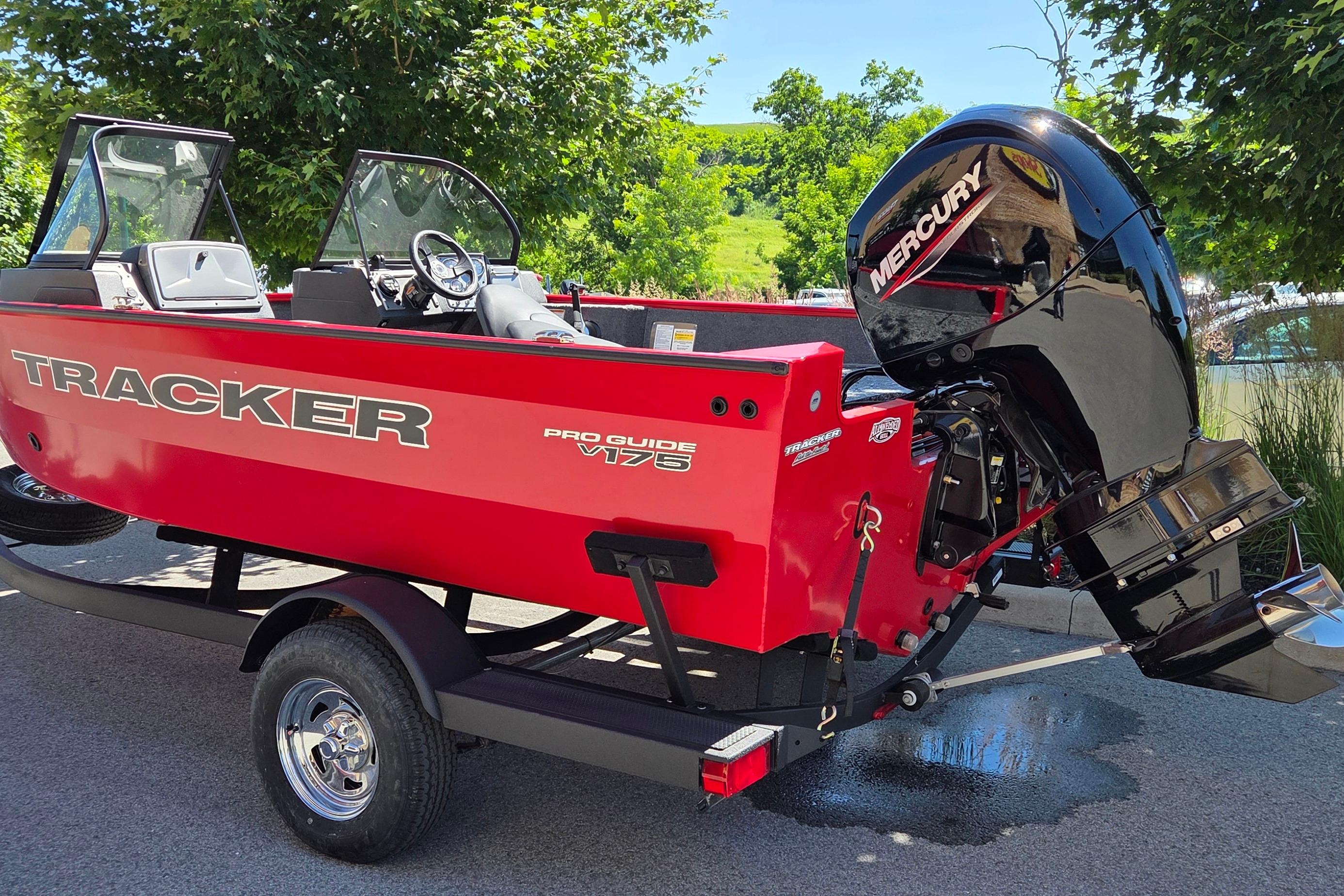 2026 Tracker Pro Guide V-175 Combo